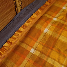 Load image into Gallery viewer, VINTAGE 100% WOOL ONKAPARINGA BLANKET