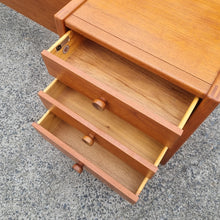 Load image into Gallery viewer, VINTAGE SUMNA FURNITURE BEDSIDE DRAWERS & QUEEN SIZE HEADBOARD