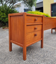 Load image into Gallery viewer, VINTAGE SUMNA FURNITURE BEDSIDE DRAWERS & QUEEN SIZE HEADBOARD
