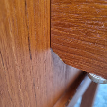 Load image into Gallery viewer, VINTAGE SUMNA FURNITURE BEDSIDE DRAWERS & QUEEN SIZE HEADBOARD