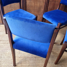 Load image into Gallery viewer, SET OF 4 VINTAGE DINING CHAIRS. OPTION TO BUY A 5th CHAIR FOR AN EXTRA $50.