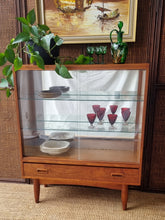 Load image into Gallery viewer, MID CENTURY TEAK AND GLASS DISPLAY CABINET