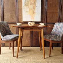 Load image into Gallery viewer, VINTAGE ROUND KITCHEN / DINING TABLE BY MELCHAIR