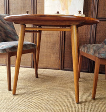 Load image into Gallery viewer, VINTAGE ROUND KITCHEN / DINING TABLE BY MELCHAIR