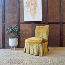 Load image into Gallery viewer, VINTAGE MID CENTURY VELOUR BOUDOIR BEDROOM CHAIR