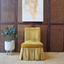 Load image into Gallery viewer, VINTAGE MID CENTURY VELOUR BOUDOIR BEDROOM CHAIR