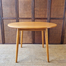 Load image into Gallery viewer, VINTAGE ROUND DINING TABLE BY MELCHAIR