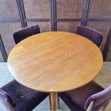 Load image into Gallery viewer, VINTAGE ROUND DINING TABLE BY MELCHAIR