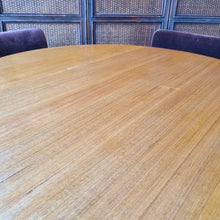 Load image into Gallery viewer, VINTAGE ROUND DINING TABLE BY MELCHAIR