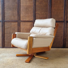 Load image into Gallery viewer, VINTAGE MODULE SWIVEL LEATHER ARMCHAIR