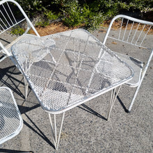 Load image into Gallery viewer, VINTAGE MID CENTURY 4 PIECE FOLDING OUTDOOR PATIO SETTING