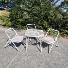 Load image into Gallery viewer, VINTAGE MID CENTURY 4 PIECE FOLDING OUTDOOR PATIO SETTING