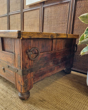 Load image into Gallery viewer, LARGE TEAK COFFEE TABLE TEA TRUNK