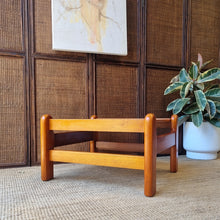 Load image into Gallery viewer, VINTAGE COFFEE/LAMP/SIDE TABLE