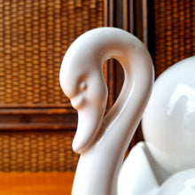 Load image into Gallery viewer, VINTAGE SWAN LAMP ART DECO STYLE