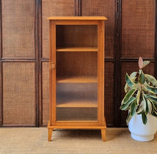 Load image into Gallery viewer, VINTAGE SOLID HARDWOOD DISPLAY CABINET