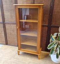 Load image into Gallery viewer, VINTAGE SOLID HARDWOOD DISPLAY CABINET