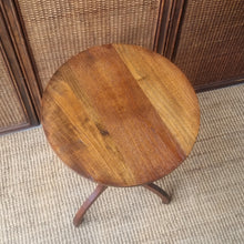 Load image into Gallery viewer, VINTAGE SHAKER STYLE CANDLE STAND WINE TABLE