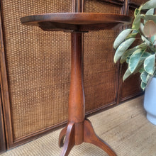 Load image into Gallery viewer, VINTAGE SHAKER STYLE CANDLE STAND WINE TABLE
