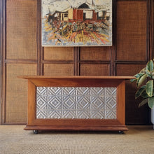 Load image into Gallery viewer, HANDMADE AUSTRALIAN HARDWOOD STORAGE CHEST