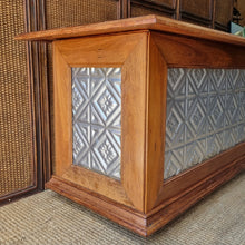 Load image into Gallery viewer, HANDMADE AUSTRALIAN HARDWOOD STORAGE CHEST