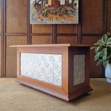 Load image into Gallery viewer, HANDMADE AUSTRALIAN HARDWOOD STORAGE CHEST