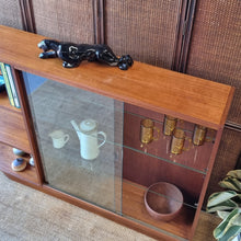 Load image into Gallery viewer, VINTAGE BOOKCASE / DISPLAY CABINET