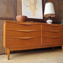 Load image into Gallery viewer, VINTAGE RELIANCE FURNITURE DRESSER DRAWERS WITH DETACHABLE MIRROR