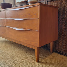 Load image into Gallery viewer, VINTAGE RELIANCE FURNITURE DRESSER DRAWERS WITH DETACHABLE MIRROR
