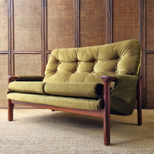 Load image into Gallery viewer, VINTAGE TESSA T1 GREEN VELOUR SOFA