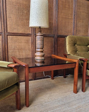Load image into Gallery viewer, VINTAGE TESSA CT136 SIDE/LAMP TABLE