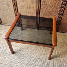 Load image into Gallery viewer, VINTAGE TESSA CT136 SIDE/LAMP TABLE