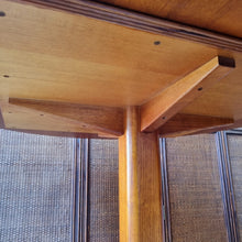 Load image into Gallery viewer, SOLID HARDWOOD ROUND DINING TABLE