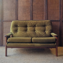 Load image into Gallery viewer, VINTAGE TESSA T1 GREEN VELOUR SOFA
