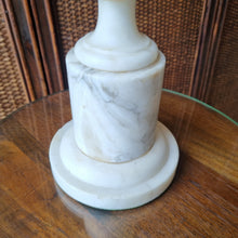 Load image into Gallery viewer, VINTAGE ALABASTER TABLE LAMP