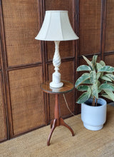 Load image into Gallery viewer, VINTAGE ALABASTER TABLE LAMP