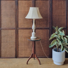 Load image into Gallery viewer, VINTAGE ALABASTER TABLE LAMP