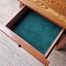 Load image into Gallery viewer, SOLID OAK BEDSIDE DRAWERS NIGHTSTAND. ONE ONLY.