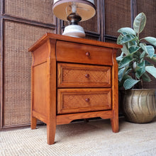 Load image into Gallery viewer, SOLID OAK BEDSIDE DRAWERS NIGHTSTAND. ONE ONLY.
