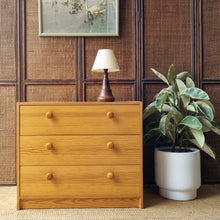 Load image into Gallery viewer, VINTAGE OAK CHEST OF DRAWERS