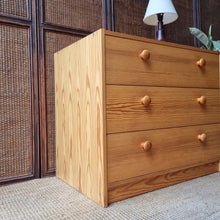 Load image into Gallery viewer, VINTAGE OAK CHEST OF DRAWERS