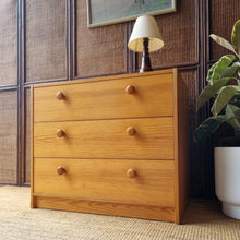Load image into Gallery viewer, VINTAGE OAK CHEST OF DRAWERS