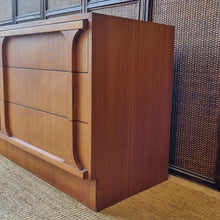 Load image into Gallery viewer, VINTAGE RELIANCE FURNITURE DRESSER DRAWERS WITH DETACHABLE MIRROR