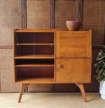 Load image into Gallery viewer, VINTAGE MID CENTURY MYER 'HERITAGE FURNITURE' HIGHBOARD COCKTAIL CABINET