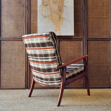Load image into Gallery viewer, VINTAGE MID CENTURY ARMCHAIR