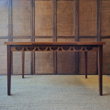 Load image into Gallery viewer, VINTAGE MID CENTURY 7 PIECE DINING SETTING BY AVALON FURNITURE