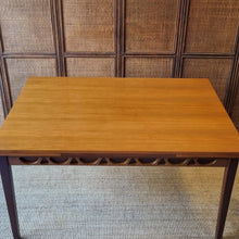 Load image into Gallery viewer, VINTAGE MID CENTURY 7 PIECE DINING SETTING BY AVALON FURNITURE
