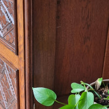 Load image into Gallery viewer, ANTIQUE ENGLISH ARTS & CRAFTS CABINET