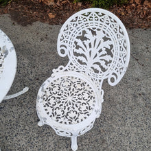 Load image into Gallery viewer, VINTAGE CAST ALUMINIUM 3 PIECE PATIO SETTING