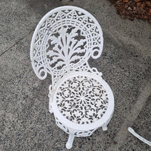 Load image into Gallery viewer, VINTAGE CAST ALUMINIUM 3 PIECE PATIO SETTING